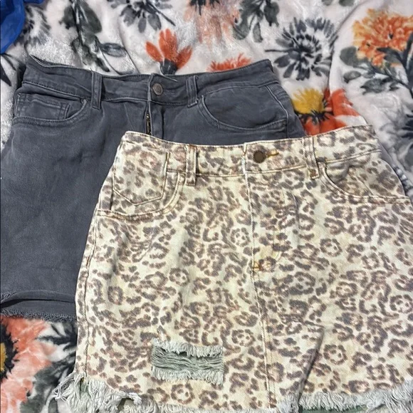 Style Rack Multicolor Patterned Skirt Set - Picture 3 of 3